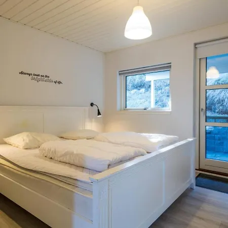 Cozy Coastal Retreat In Fano-by Traum *